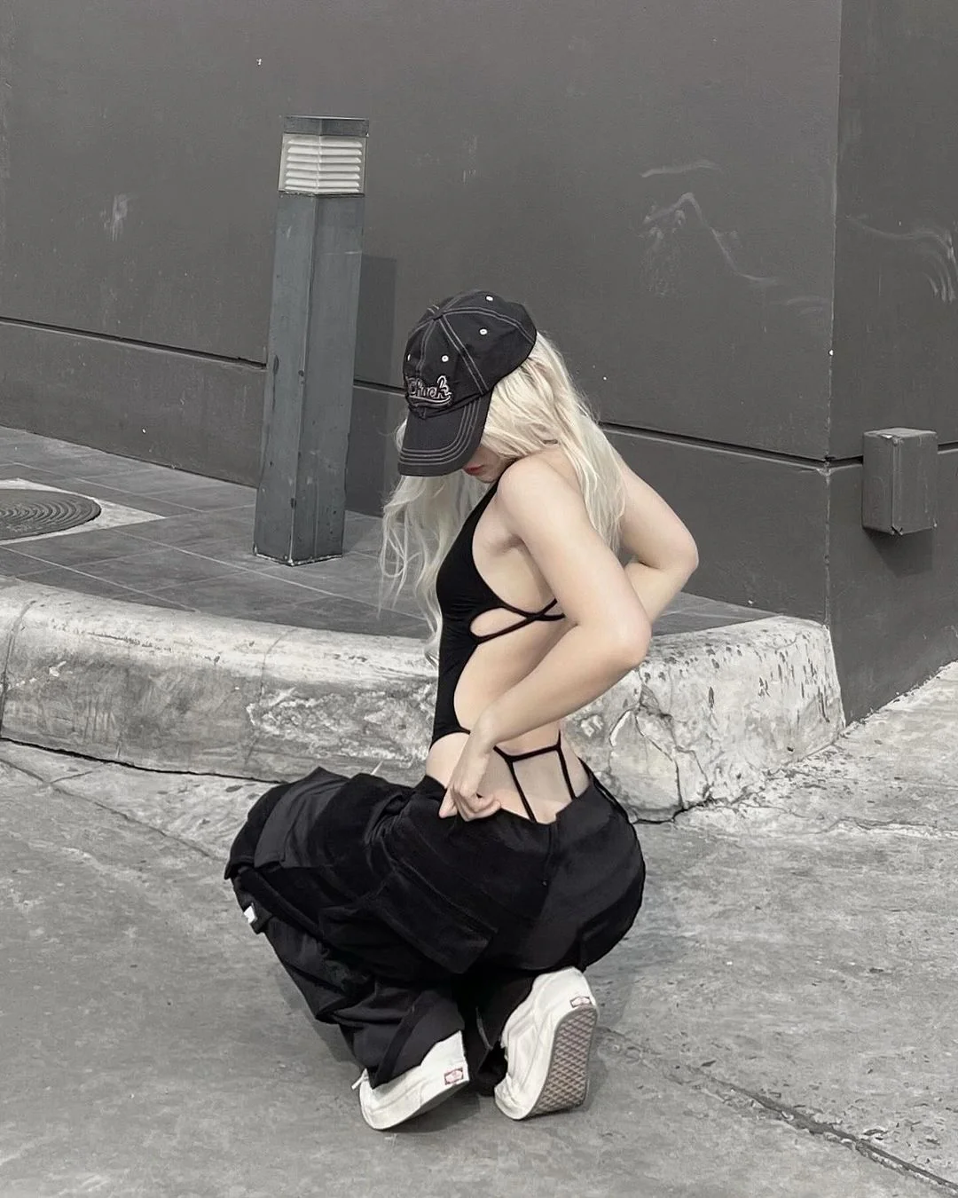 Backless Single Layer Bodysuit - Image 4