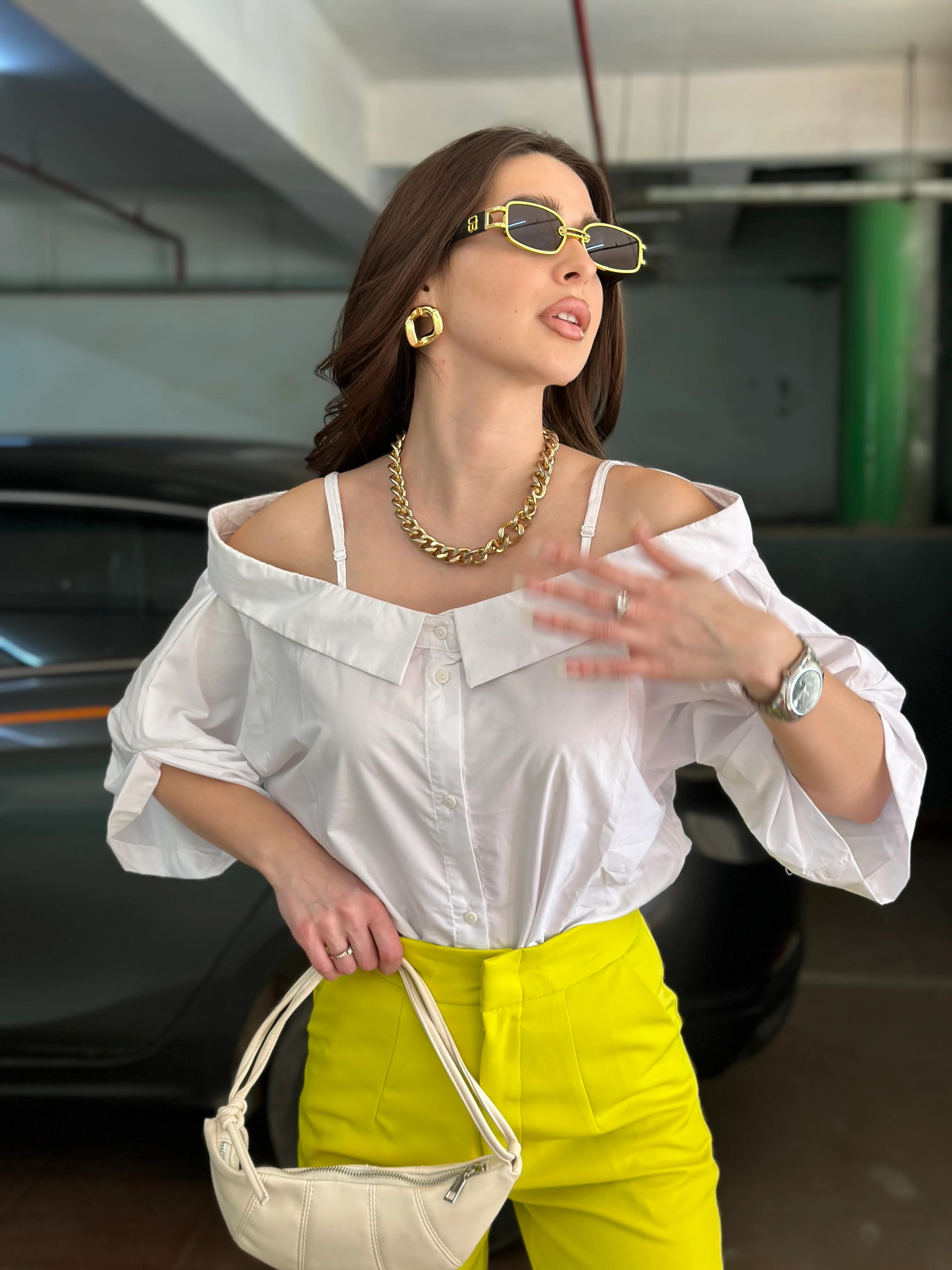 Off-Shoulder White Shirt - Image 4