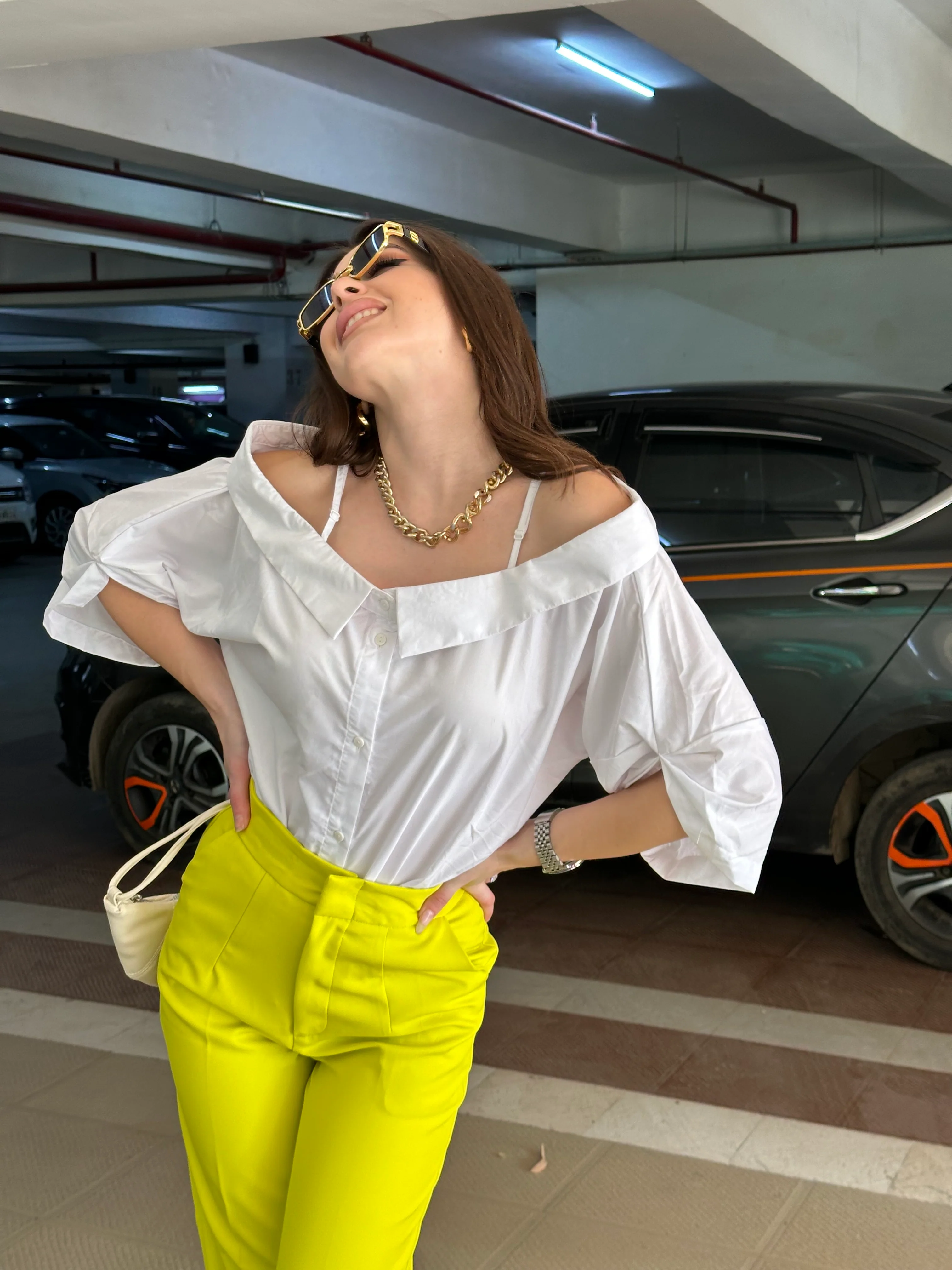 Off-Shoulder White Shirt - Image 5