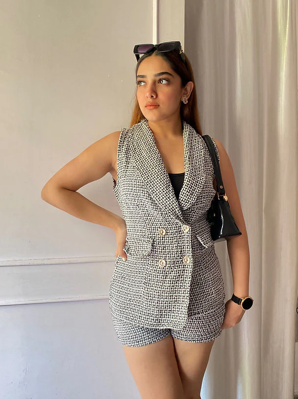 Tweed Sleeveless Double Breasted Blazer With Shorts - Image 3