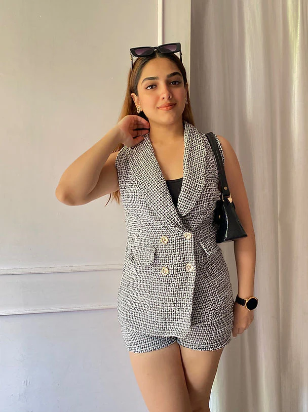 Tweed Sleeveless Double Breasted Blazer With Shorts - Image 5